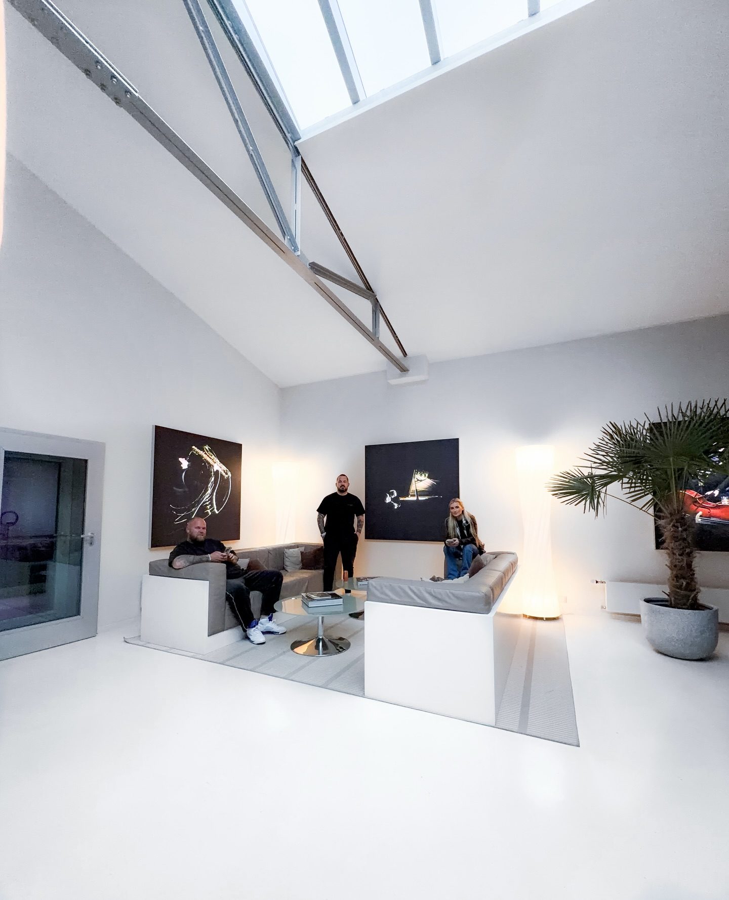 Runde in der Lounge
